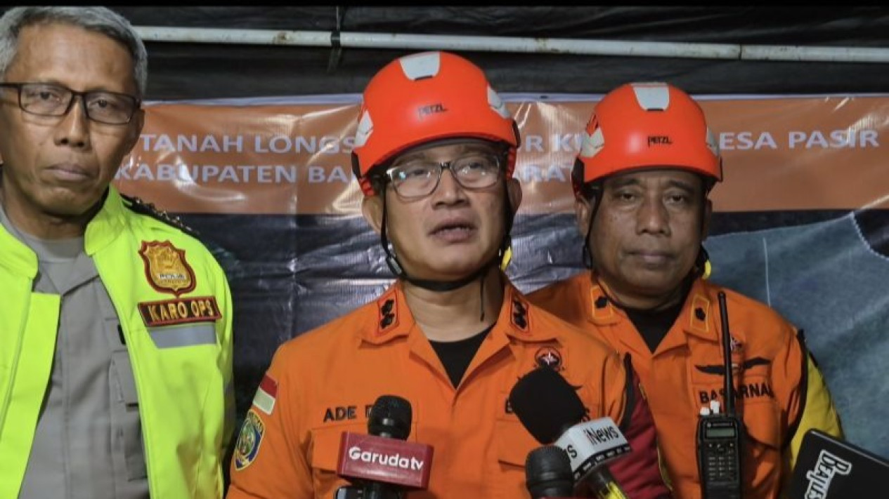Update Tragedi Longsor Cisarua: 38 Jenazah Ditemukan, Tim SAR Tambah Alat Berat untuk Pencarian
            - galeri foto