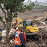 Update Longsor Cisarua: 19 Marinir Masih Hilang, 200 Anggota Lainnya Dikerahkan Lakukan Pencarian