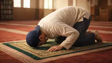 Ilustrasi shalat pakai topi