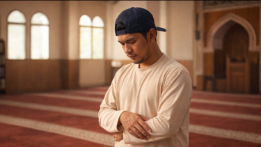 Shalat Tak Pakai Peci tapi Pakai Topi, Apakah Sah? Ini Penjelasan Ustaz Adi Hidayat