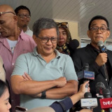 Khawatir dengan Kondisi Kesehatan Jokowi, Rocky Gerung: Cara Supaya Pak Jokowi Tenang Itu Mestinya Dia Lempar Semua HP-nya