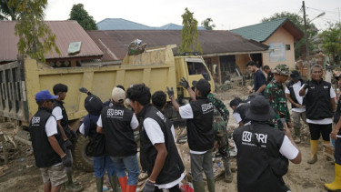 Dukung Pemulihan Pascabencana, Relawan BRI Peduli Terjun Langsung “Bersih-bersih Sekolah” di Aceh Tamiang