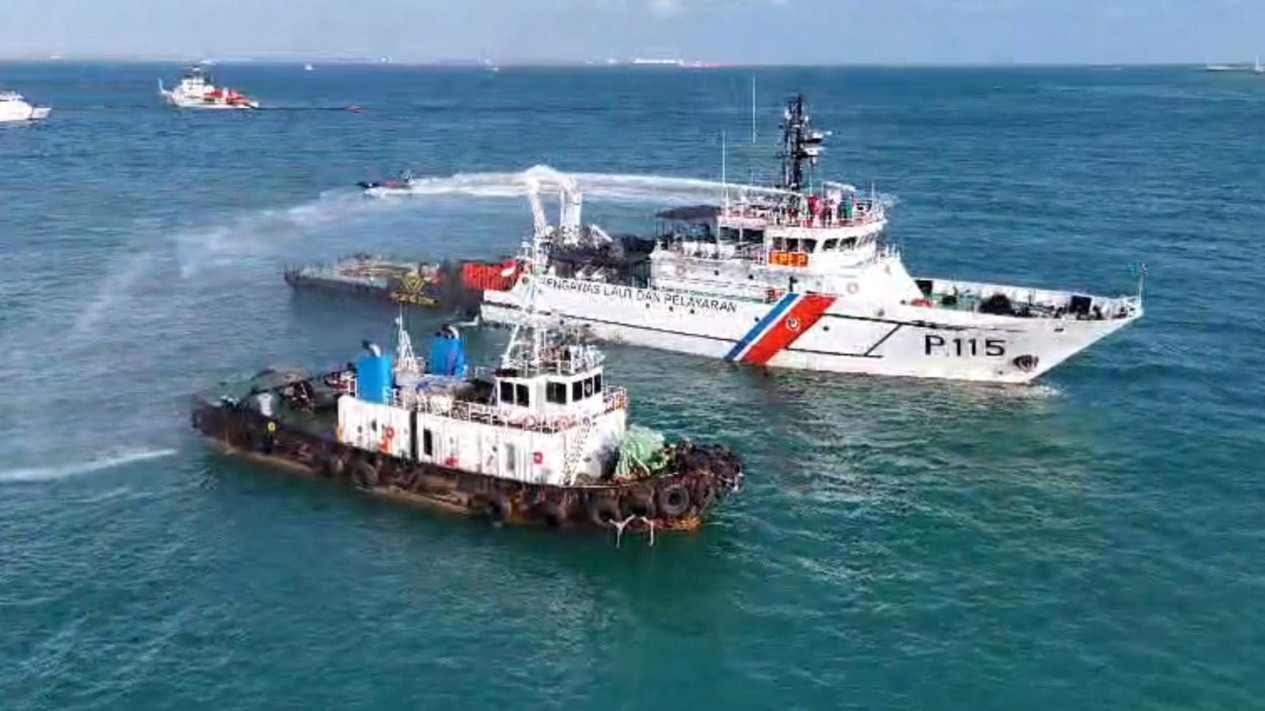 Cuaca Ekstrem Ancam Perairan Kepri, PPLP Tanjunguban Kerahkan 13 Kapal Simulasi Kecelakaan Kapal Minyak
            - galeri foto