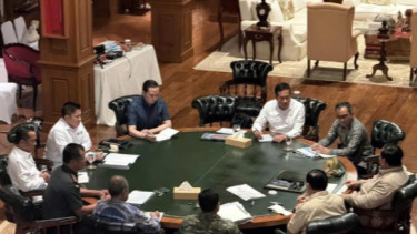 Presiden Prabowo Lakukan Ratas di Hambalang, Bahas Pembangunan 10 Kampus Kolaborasi RI dan UK