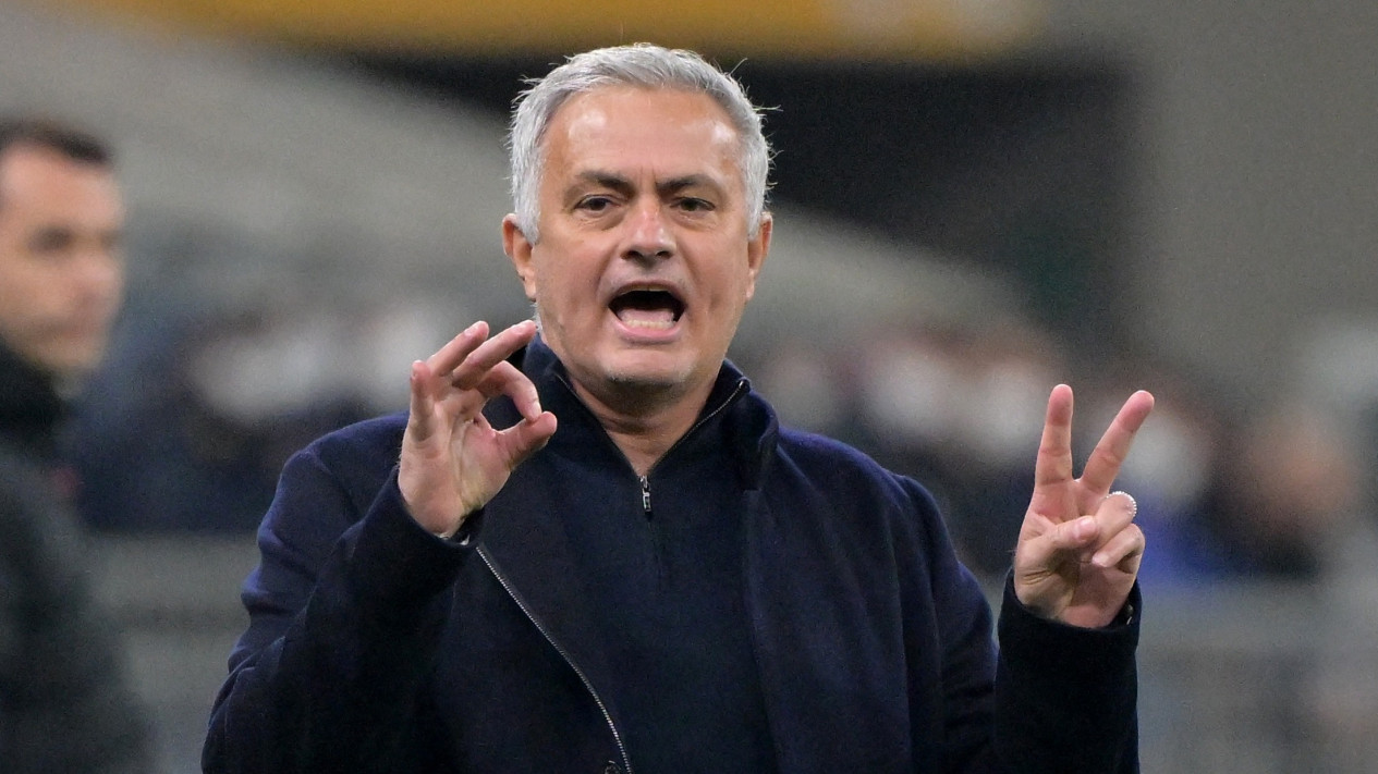 Jurgen Klopp Tak Ada Kejelasan, Jose Mourinho Bakal Tebar Pesona di Depan Florentino Perez saat Benfica Jamu Real Madrid?
            - galeri foto