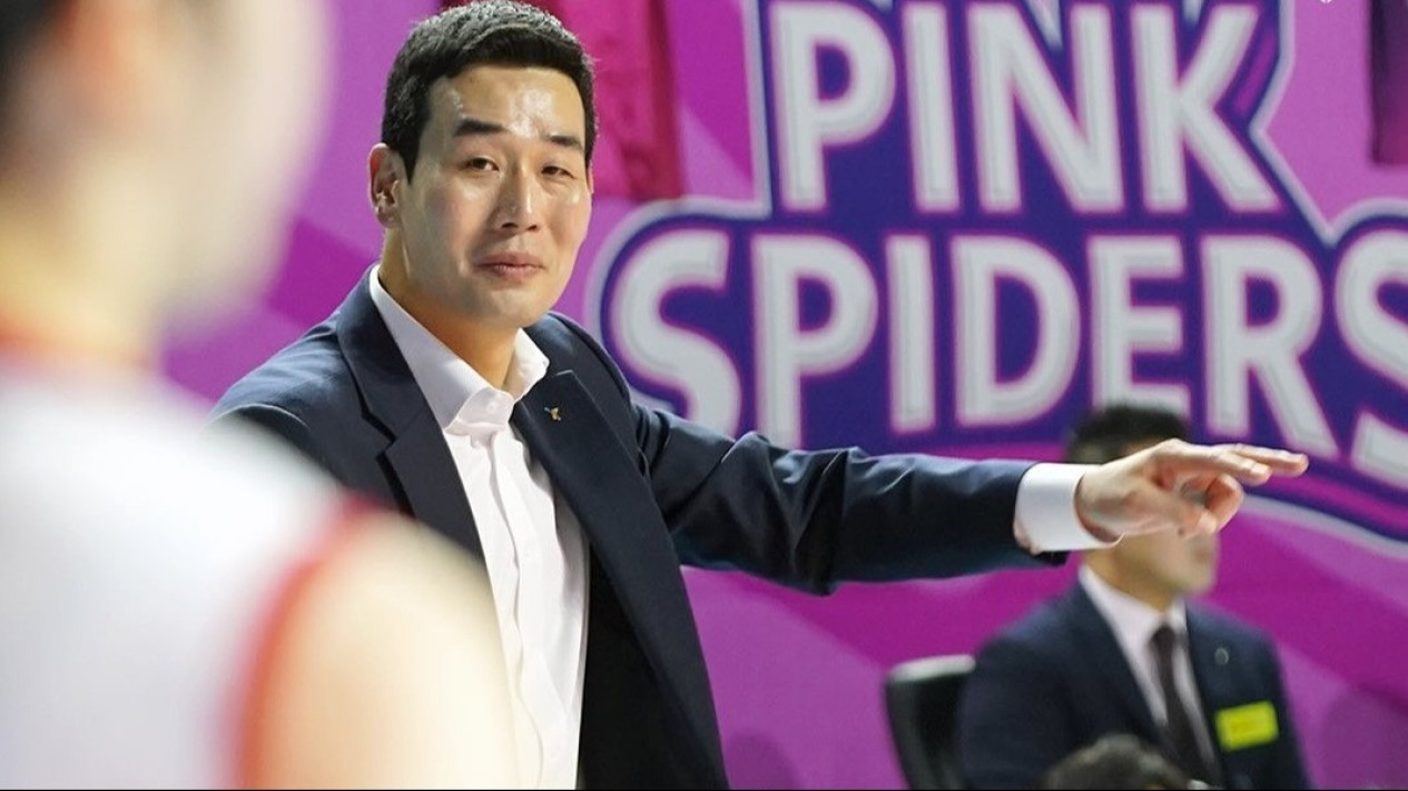 Telan Lima Kekalahan Beruntun di Liga Voli Korea, Ko Hee-jin Tak Bisa Tutupi Rasa Kecewanya Ketika Melihat....
            - galeri foto