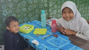 Kisah Menyentuh Ariendra Ralea, Bocah Kelas 3 SD di Kulon Progo Membawa Adiknya Ikut Sekolah Karena Sang Ibu Sakit Kanker