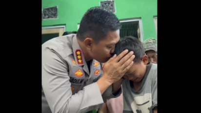 Usai Diintimidasi Aparat sampai Ketakutan, Sudrajat Penjual Es Gabus yang Dituduh Berbahan Spons Dapat Motor dari Kapolres Depok