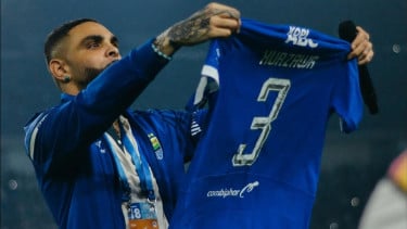 Dulu Cuma Bisa Liat di TV, 2 Bintang Persib Ini Akui Masih Tak Menyangka Bisa Serumput dengan Layvin Kurzawa