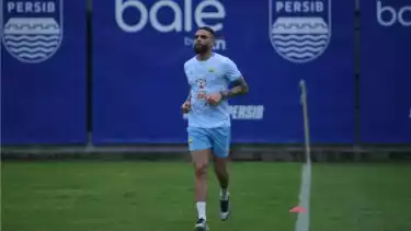 Eks Bintang PSG Akhirnya Turun Lapangan! Begini Kondisi Terbaru Layvin Kurzawa di Persib Bandung
