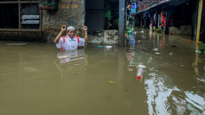 Hujan Deras Guyur Jakarta! Banjir Seperut Orang Dewasa Rendam Cipinang Muara: Ibu Hamil, Anak-Anak dan Lansia Belum Dievakuasi