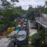 Waduh! Jalan Daan Mogot Lumpuh, Imbasnya ke Rute Transjakarta Kalideres- Monas