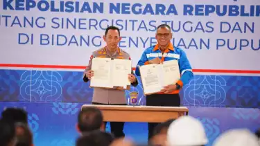 Kapolri Jenderal Listyo Sigit Prabowo menghadiri kegiatan peresmian proyek revamping ammonia pabrik 2 PT. Pupuk Kalimantan Timur (Kaltim).