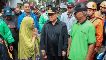 Bakal Dinormalisasi, Pramono Anung Tinjau Pembebasan Lahan Area Sungai Ciliwung