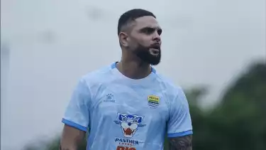 Pemain baru Persib Bandung Layvin Kurzawa