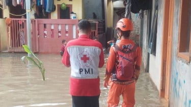 Jakarta Siaga Banjir: 35 RT dan 10 Ruas Jalan Terendam, Ketinggian Air Capai 1,5 Meter