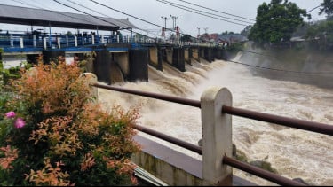 Status Bendung Katulampa Siaga 4 Pada Sore Hari, Ketinggian 80 Cm
