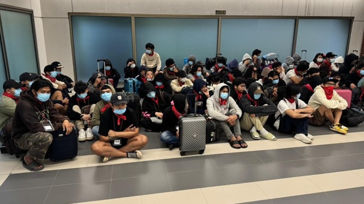 Evakuasi Berlanjut, Kemlu Pulangkan 91 WNI dari Myanmar Gelombang Keempat
            - galeri foto