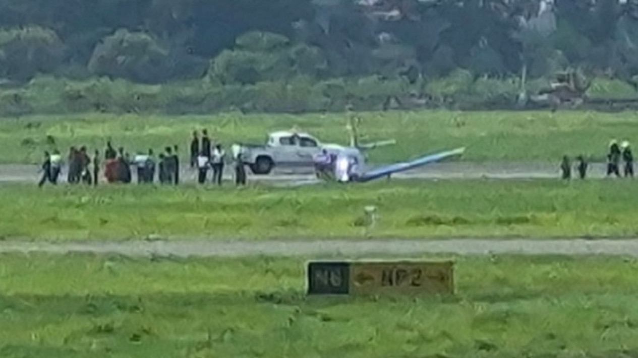 Pesawat Latih Dikabarkan Tergelincir di Bandara Juanda, Runway Sempat Ditutup Sementara
            - galeri foto