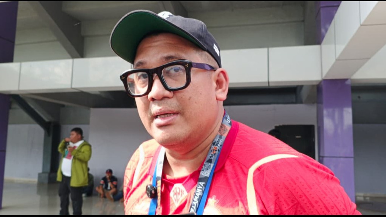Beri Reaksi soal Insiden Penyerangan Bus Persib Bandung U-18, Diky Soemarno Harapkan The Jakmania Tak Terprovokasi
            - galeri foto