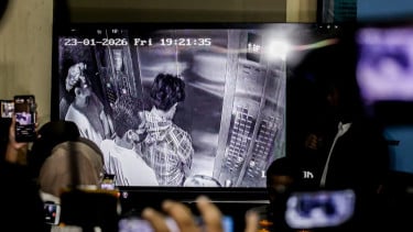 Detik-detik Reza Arap Tiba di Apartemen Kekasihnya Lula Lahfah Terekam CCTV