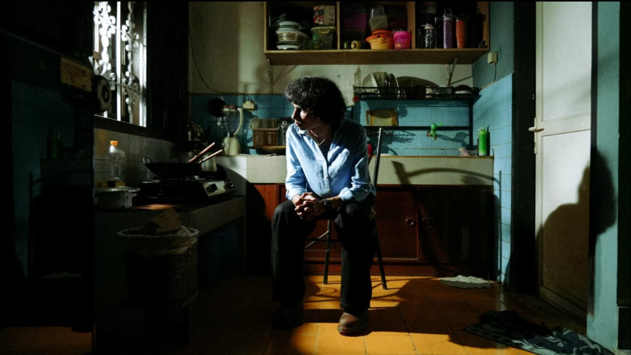 Kolaborasi eńau x Ari Lesmana: ‘Sesi Potret’ Sebuah Cerita Kejujuran dan Kenangan
            - galeri foto