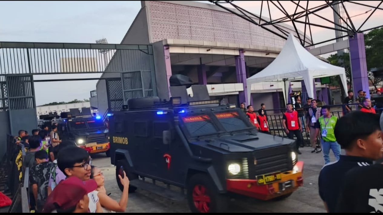 Naik Rantis saat Persija Away Lawan Persita, Shayne Pattynama Dibuat Terkejut
            - galeri foto