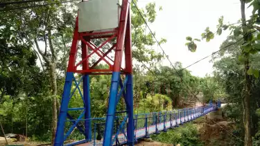 Jembatan Titian Persatuan Karanganyar