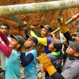 Aksi Bersama Anies Baswedan Rampungkan Jembatan Titian Persatuan Karanganyar