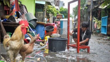 Antisipasi Banjir, DPUPR Kota Tangerang Siagakan Petugas Pantau Ketinggian Air
