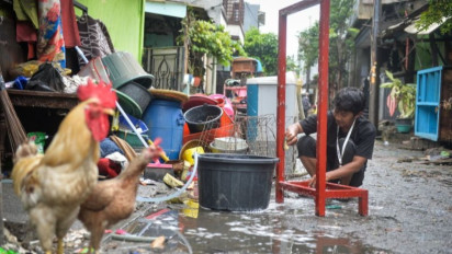 Antisipasi Banjir, DPUPR Kota Tangerang Siagakan Petugas Pantau Ketinggian Air