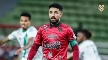 Hattan Bahebri di laga Al Kholood vs Al Ahli Saudi pada 17 Januari 2026.