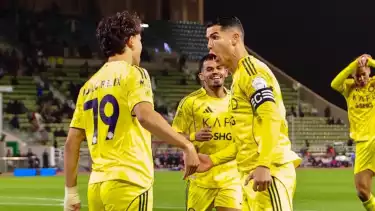 Cristiano Ronaldo (kanan) saat merayakan gol pembuka bersama Joao Felix (kiri) di laga Al Kholood vs Al Nassr pada 31 Januari 2026