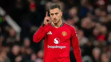 Bek sayap Manchester United Diogo Dalot dirumorkan masuk radar Real Madrid