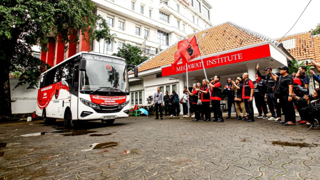 Ingatkan Indonesia di Wilayah 'Ring of Fire', PDIP Berangkatkan Tiga Bus Baguna
            - galeri foto