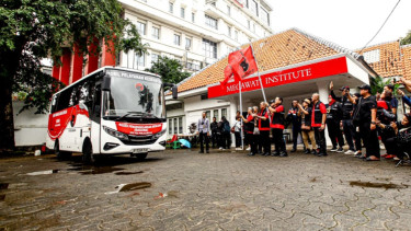 Ingatkan Indonesia di Wilayah 'Ring of Fire', PDIP Berangkatkan Tiga Bus Baguna