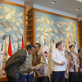 Gonjang-Ganjing IHSG Anjlok, Menteri hingga Pejabat OJK Mendadak Kumpul di Wisma Danantara