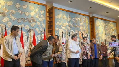 Gonjang-Ganjing IHSG Anjlok, Menteri hingga Pejabat OJK Mendadak Kumpul di Wisma Danantara