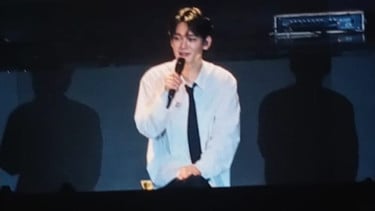 Chen EXO Curhat ke Penggemar di Konser Solo Arcadia Jakarta, Kenang Masa Kecilnya Dulu