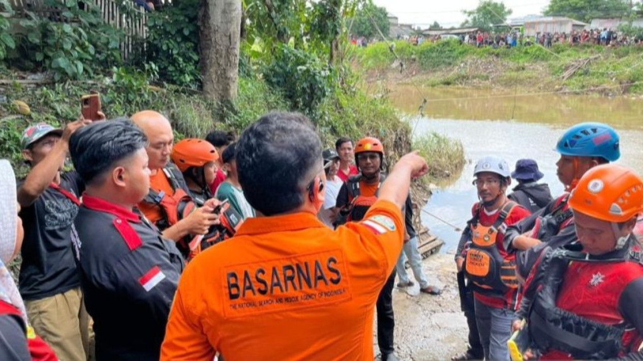 Misteri Hilangnya Penebang Pohon di Kali Bekasi, Tim SAR Lakukan Pencarian Besar-besaran
            - galeri foto