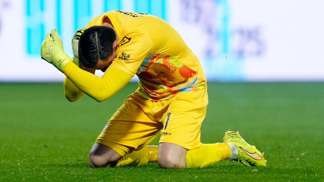 Kapten Inter Milan Minta Maaf ke Pemain Timnas Indonesia Emil Audero Akibat Insiden Lemparan Flare saat Nerazzurri Menang 2-0 atas Cremonese
            - galeri foto