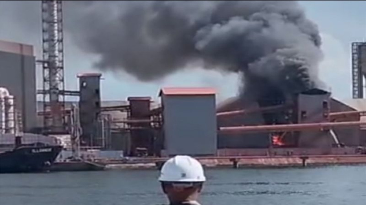 Asap Kuning Terlihat dari Pabrik Kimia di Cilegon, KLH Kirim Tim ke Lokasi
            - galeri foto