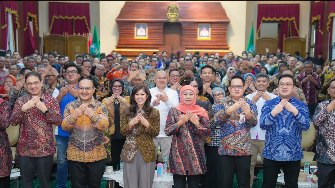 Dihadapan Khofifah, Menteri Komdigi Puji Jatim Miliki DNA Talenta Digital
            - galeri foto