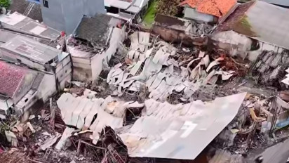 Polisi Selidiki Penyebab Kebakaran Gudang dan Ruko di Cipadu Tangsel