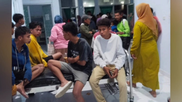 Kapal Tenggelam Dihantam Badai di Muna, Puluhan Penumpang Berenang Selamatkan Diri