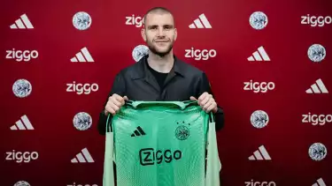 Kiper Timnas Indonesia Maarten Paes resmi gabung Ajax Amsterdam