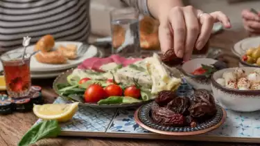 Ilustrasi sahur qadha puasa Ramadhan