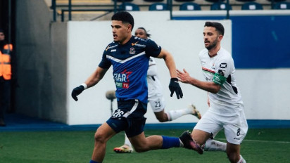 Kontraknya Tersisa 4 Bulan Lagi di FCV Dender, Winger Timnas Indonesia Ragnar Oratmangoen Menuju Persib Bandung?