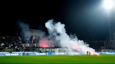 Insiden pelemparan petasan di laga Cremonese kontra Inter Milan