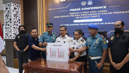 Dua WN Cina Diduga Curi Uang Penumpang Malaysia di Pesawat Jakarta-Surabaya, Terancam Deportasi